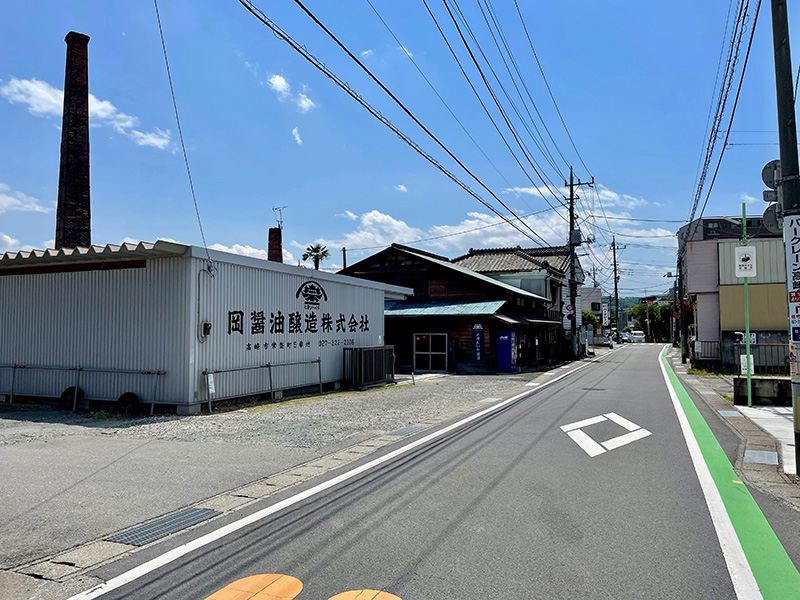 明治30年に開業した岡醤油醸造の写真